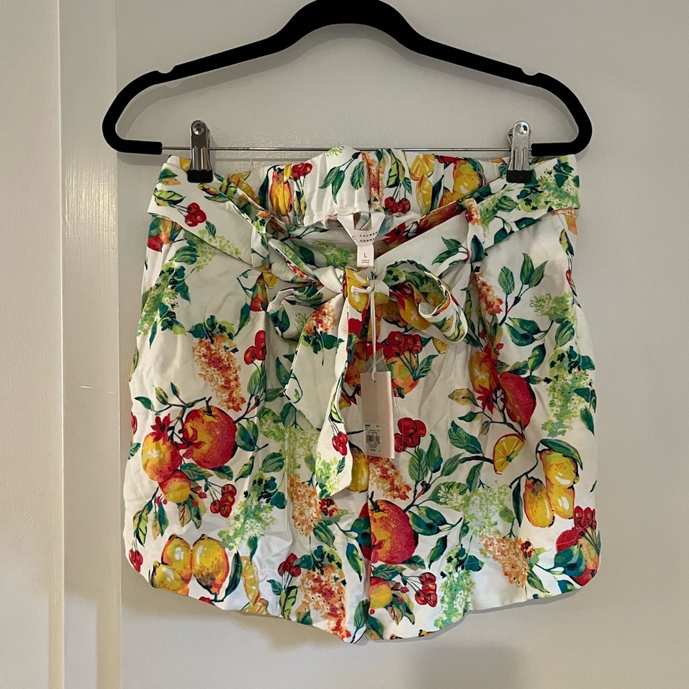 LC Lauren Conrad White Floral & Fruit Shorts NWT